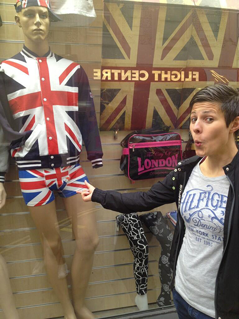 Diana finds the Union Jack!